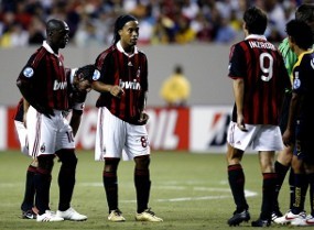 Berlusconi Ingin Remajakan Milan