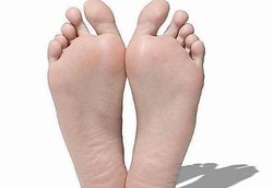 Bau Kaki yang Mengganggu