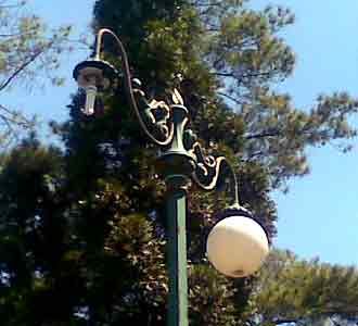 Lampu PJU di Dago Rusak