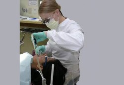 Penambal Gigi Berbahan Merkuri Masih Aman