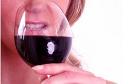 Anggur Merah Picu Hasrat Seksual Wanita