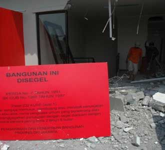 Menyalahi IMB, 5 Ruko Dihancurkan
