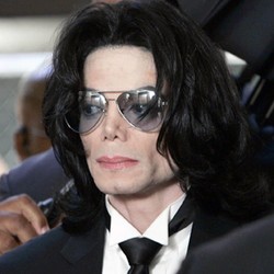 Kakak Tolak Lihat Jenazah Michael Jackson