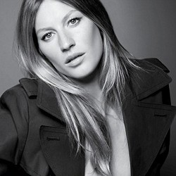 Berpose Bugil, Perut Buncit Gisele Bundchen Hilang