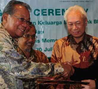 Makam untuk Karyawan