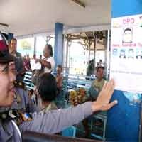 7.000 Ribu Poster Noordin M Top Disebar di Wilayah Situbondo