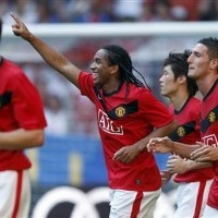 Anderson & Valencia Menangkan MU