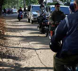 Jalan Rusak di Kawasan Bisnis Setiabudi Jalan Rusak di Kawasan Bisnis Setiabudi