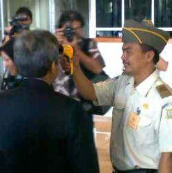 Awas! Pistol Beraksi di Gedung DPR