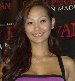 Indah Kalalo: Darah Perawan Bulan Madu itu Film Komplet