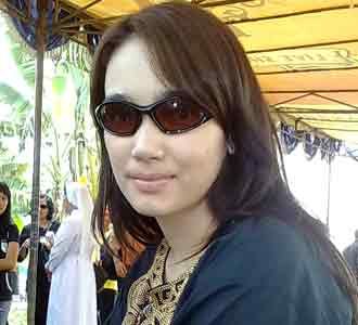 Feby Febiola Tegar di Pemakaman Bunda