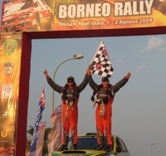 Cody/Sean Berjaya di Borneo Rally
