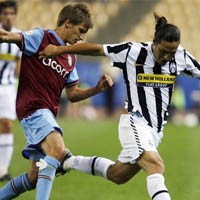 Adu Penalti, Villa Kalahkan Juve