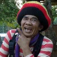 Rendra Izinkan Mbah Surip Dimakamkan di Pemakaman Bengkel Teater 