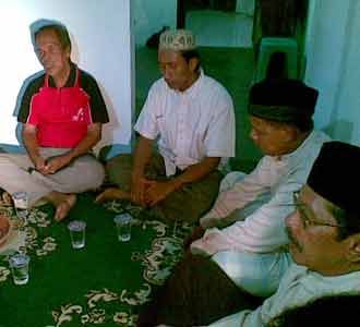 Tahlilan Digelar di Rumah Mbah Surip