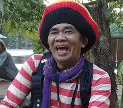 Jenazah Mbah Surip Disemayamkan, Tak Gendong Berkumandang