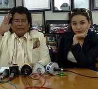Manohara Jumpa Pers Bareng Hotman Paris