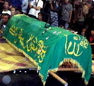 Tahlilan untuk Mbah Surip