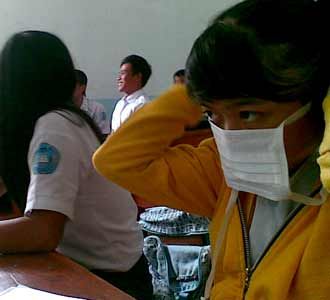 Ratusan Siswa SMP 52 Bermasker