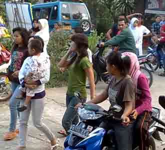 Peziarah Mbah Surip Makin Ramai