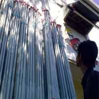 Pernak-pernik Agustusan Laris Manis