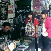 Hindari Bajakan, Pilih Merek Lokal