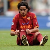 Liverpool Ganti Alonso dengan Aquilani?