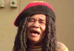 Penyebab Mulut Mbah Surip Berbusa