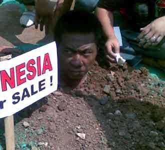 Aksi Tanam Badan Tolak Pilpres