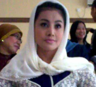 Sidang Cerai Perdana Cici Paramida