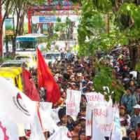 Tuntut Kerja Polisi Dievaluasi, Buruh ABM Demo Mapolda