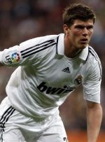 Malam ini Huntelaar Gabung Milan