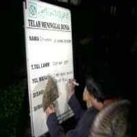 Jenazah WS Rendra Disalatkan Usai Salat Jumat