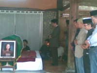 Jimly Asshiddiqie Utang Promotori Gelar Honoris Causa Rendra