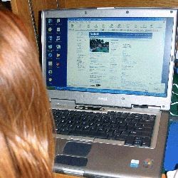 Status Facebook Pengaruhi Jenjang Karir?