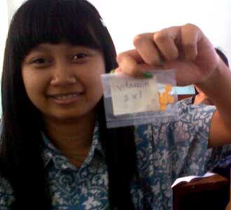 Siswa SMPN 52 Terima Tablet Multivitamin Siswa SMPN 52 Terima Tablet Multivitamin