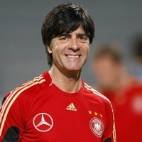 Loew Panggil Ballack, Tinggalkan Frings