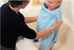 Hati-Hati Anak Terpeleset di Kamar Mandi