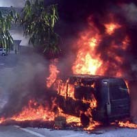 Mobil di Kantor Gubernur Jateng Terbakar, Terdengar Ledakan