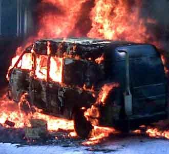 Mobil Terbakar di Kantor Gubernur Jateng