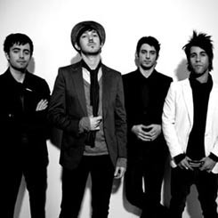 Melee Tebar Perdamaian di Tanah Air