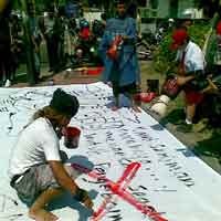 Seniman Surabaya Kutuk Aksi Teroris