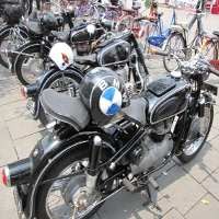 Motor BMW Angkatan 1960 Narsis di Kota Tua