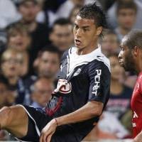 Chamakh Terus Goda Arsenal