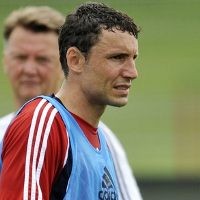 Van Bommel Absen Empat Pekan