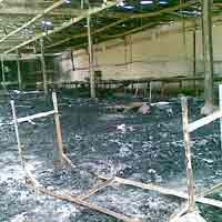 Pabrik Sandal di Tropodo Ludes Terbakar