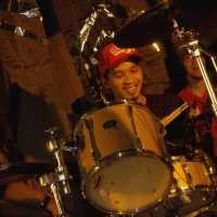  Latihan Ngedrum Pakai Sendok dan Garpu