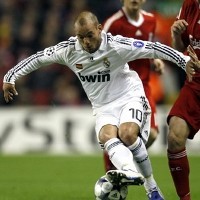 Sneijder Kemahalan untuk Inter