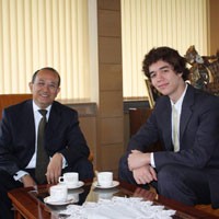 Saya Ingin Tahu Lebih Banyak Lagi Tentang Indonesia