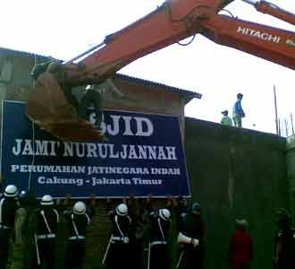 Tak Punya IMB, Masjid Nurul Digusur